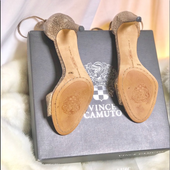 Vince Camuto Snakskin Heels, Size 7 - Picture 5 of 5